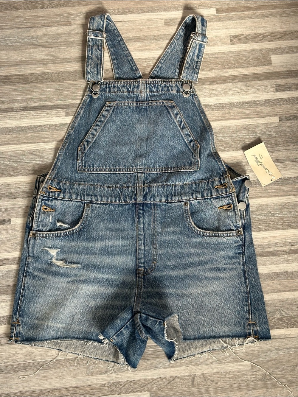 • Universal Thread Denim Short Overalls – NWT – Women's Size 4